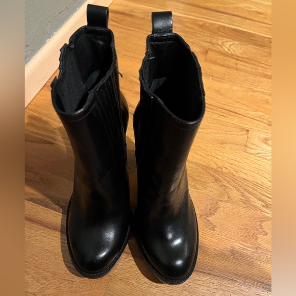 Tory Burch platform black bootie - Picture 2 of 4